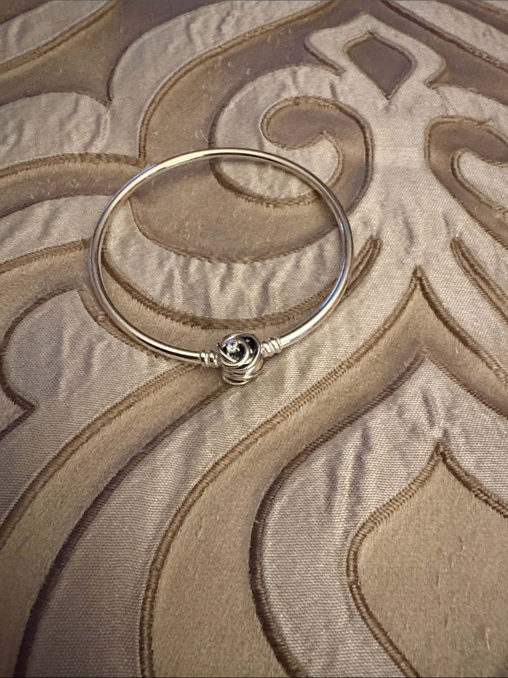 Pandora Moments Encircled Clasp Bangle Bracelet NWOT